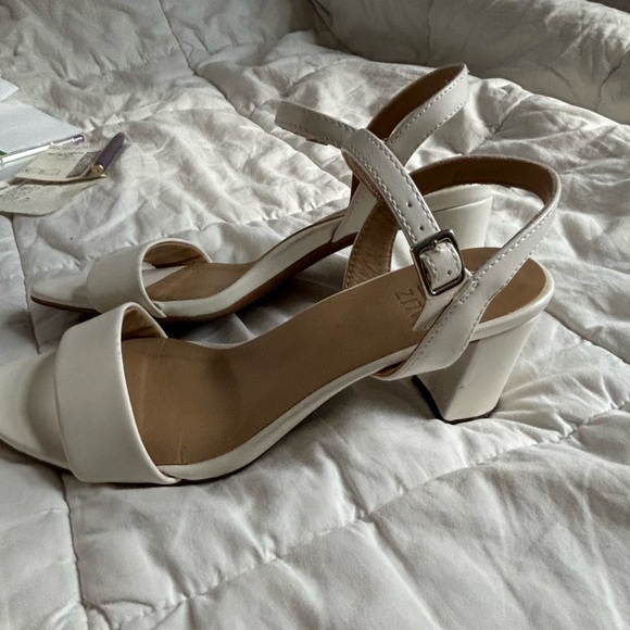 Mid-Heel Sandals | Naturalizer - Picture 8 of 9